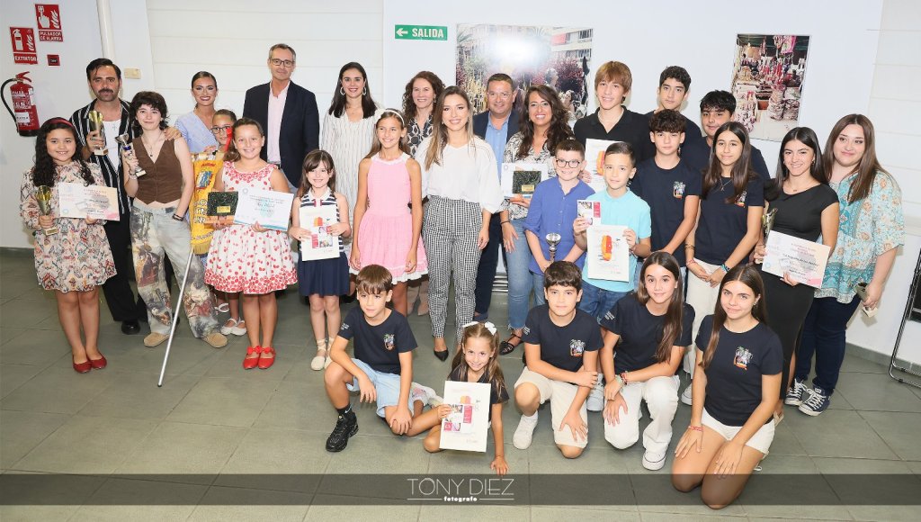 Entrega de premios de los certámenes de relatos navideños, maquetas y teatro 2024